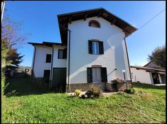 Casa Bi/Trifamiliare in Residenziale