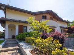 Casa Bi/Trifamiliare in Residenziale
