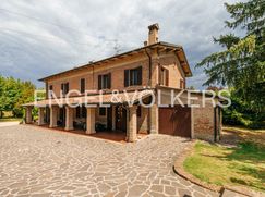 Casa Bi/Trifamiliare in Residenziale