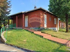 Casa Bi/Trifamiliare in Residenziale