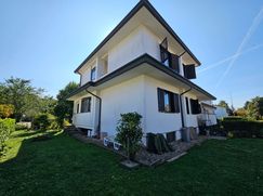 Casa Bi/Trifamiliare in Residenziale