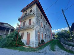 Casa Bi/Trifamiliare in Residenziale