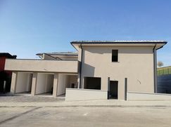 Casa Bi/Trifamiliare in Residenziale