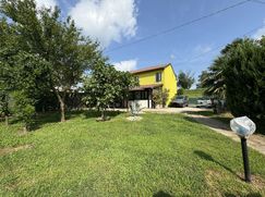Casa Bi/Trifamiliare in Residenziale