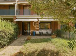 Casa Bi/Trifamiliare in Residenziale