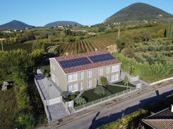 Casa Bi/Trifamiliare in Residenziale