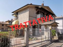 Casa Bi/Trifamiliare in Residenziale