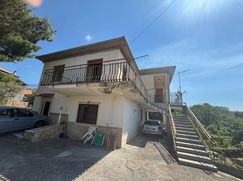 Casa Bi/Trifamiliare in Residenziale