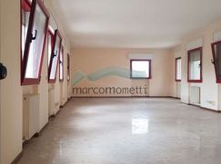 Ufficio in Commerciale
