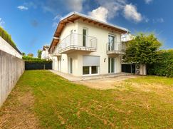Casa Bi/Trifamiliare in Residenziale