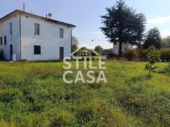 Casa Bi/Trifamiliare in Residenziale