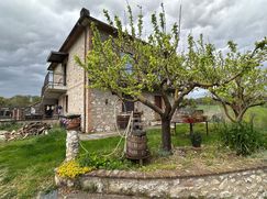 Casa Bi/Trifamiliare in Residenziale