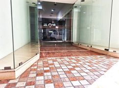 Negozio/Locale commerciale in Commerciale