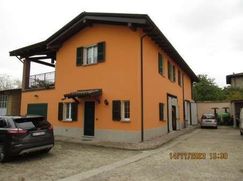 Casa Bi/Trifamiliare in Residenziale