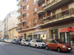Negozio/Locale commerciale in Commerciale