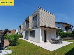 Casa Bi/Trifamiliare in Residenziale