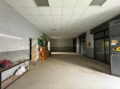 Negozio/Locale commerciale in Commerciale