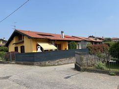 Casa Bi/Trifamiliare in Residenziale