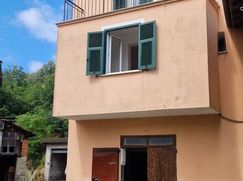 Casa Bi/Trifamiliare in Residenziale