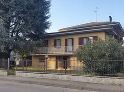 Casa Bi/Trifamiliare in Residenziale