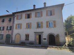 Casa Bi/Trifamiliare in Residenziale