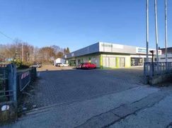 Negozio/Locale commerciale in Commerciale