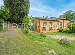 Casa Bi/Trifamiliare in Residenziale