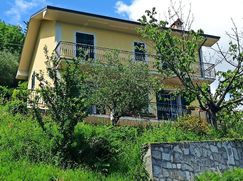 Casa Bi/Trifamiliare in Residenziale
