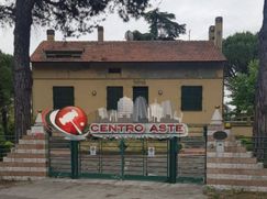 Negozio/Locale commerciale in Commerciale