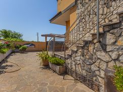 Casa Bi/Trifamiliare in Residenziale