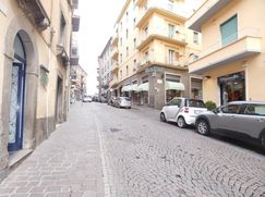 Negozio/Locale commerciale in Commerciale