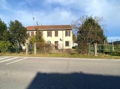 Casa Bi/Trifamiliare in Residenziale
