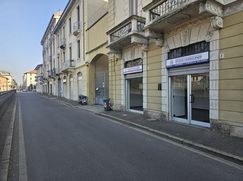 Negozio/Locale commerciale in Commerciale