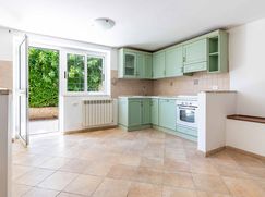 Casa Bi/Trifamiliare in Residenziale