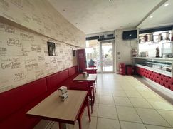 Attività/Licenza (con o senza mura) in Commerciale