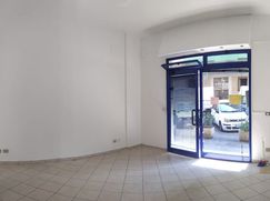 Negozio/Locale commerciale in Commerciale