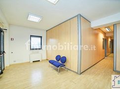 Ufficio in Commerciale