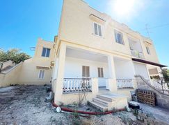 Casa Bi/Trifamiliare in Residenziale
