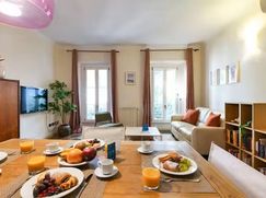 Attività/Licenza (con o senza mura) in Commerciale