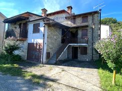 Casa Bi/Trifamiliare in Residenziale