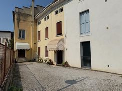 Casa Bi/Trifamiliare in Residenziale