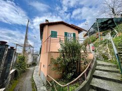 Casa Bi/Trifamiliare in Residenziale