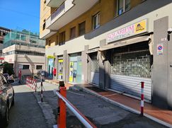 Negozio/Locale commerciale in Commerciale