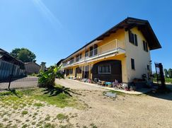 Casa Bi/Trifamiliare in Residenziale