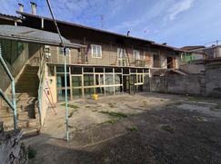 Casa Bi/Trifamiliare in Residenziale