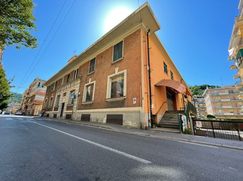 Negozio/Locale commerciale in Commerciale