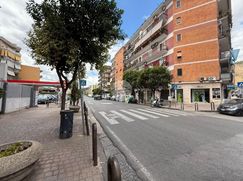 Negozio/Locale commerciale in Commerciale