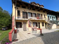 Casa Bi/Trifamiliare in Residenziale