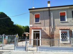 Casa Bi/Trifamiliare in Residenziale