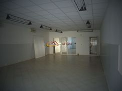 Negozio/Locale commerciale in Commerciale